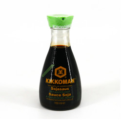 Sauce Soja avec moins de sel en carafe anti-goutte, KIKKOMAN DISPENSER