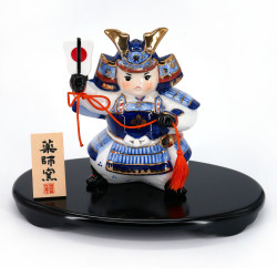 Ornamento guerriero giapponese con Kabuto in ceramica, SHUSSETAISHO, 15,5 cm