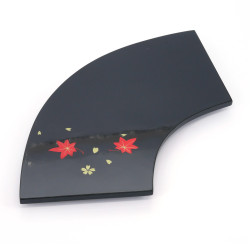 Schwarzes Fächer-Sushi-Tablett aus Harz mit Ahornblättern und Kirschblüten, MOMIJI SAKURA, 35 cm